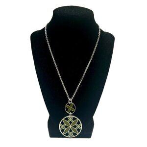 👋 3/$15 FASHION NECKLACE Green Flowers Silver toned